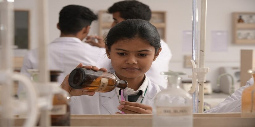 Pharmaceutical Chemistry Lab